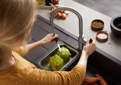 Blanco Metra 6S kjøkkenvask i Silgranit, farge lavagrå. Vasken har en stor og en liten kum.